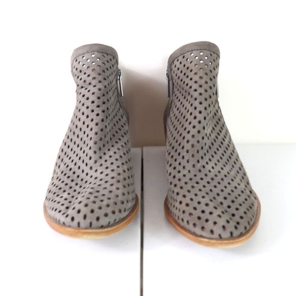 EC Lucky Brand Basel 3 Perforated Leather Ankle Bootie Size 8.5 - Picture 3 of 8